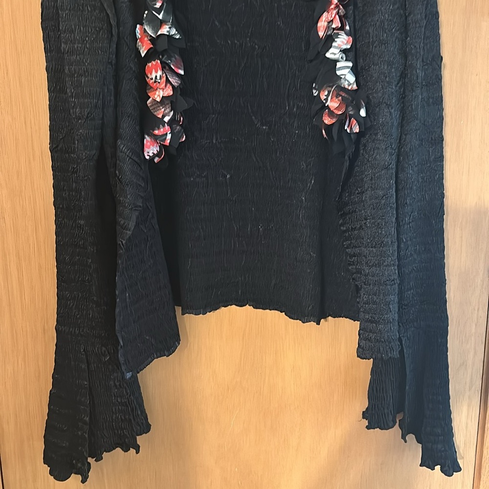 Alberto Makali Women’s Ruffle Lightweight Cardigan Black Pink Size Medium - Picture 4 of 9